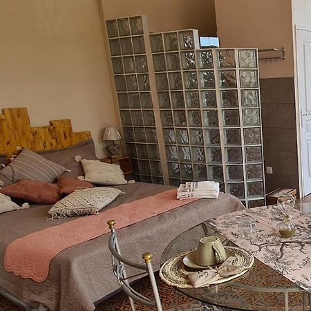 Bed and Breakfast Chez Dedou Et Madou Florensac Екстер'єр фото