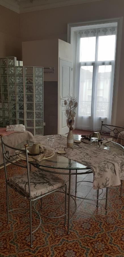 Bed and Breakfast Chez Dedou Et Madou Florensac Екстер'єр фото