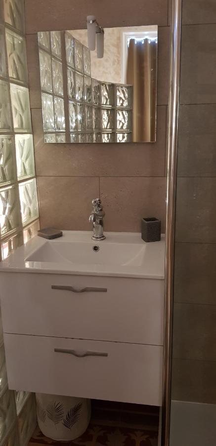 Bed and Breakfast Chez Dedou Et Madou Florensac Екстер'єр фото