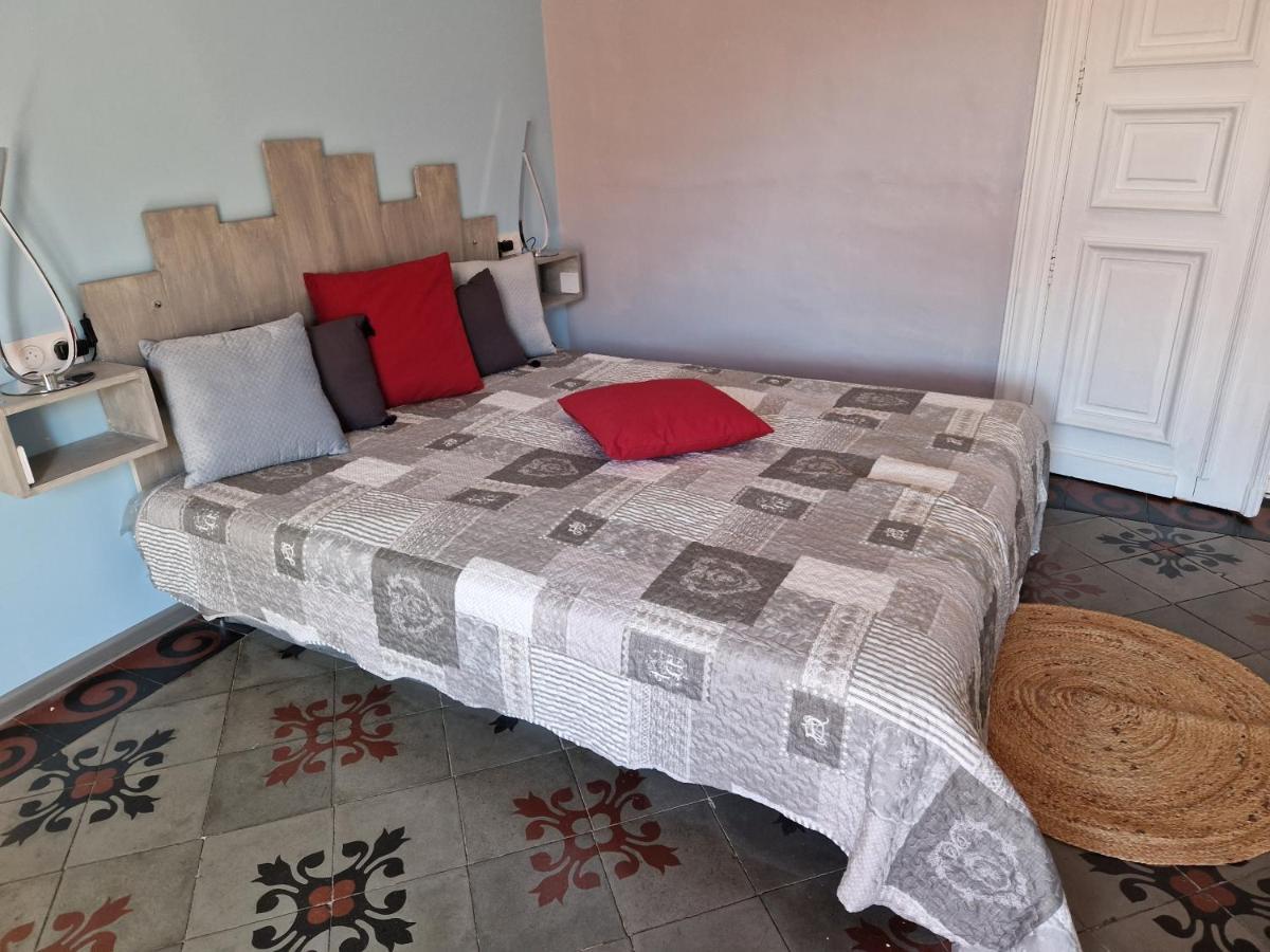 Bed and Breakfast Chez Dedou Et Madou Florensac Екстер'єр фото